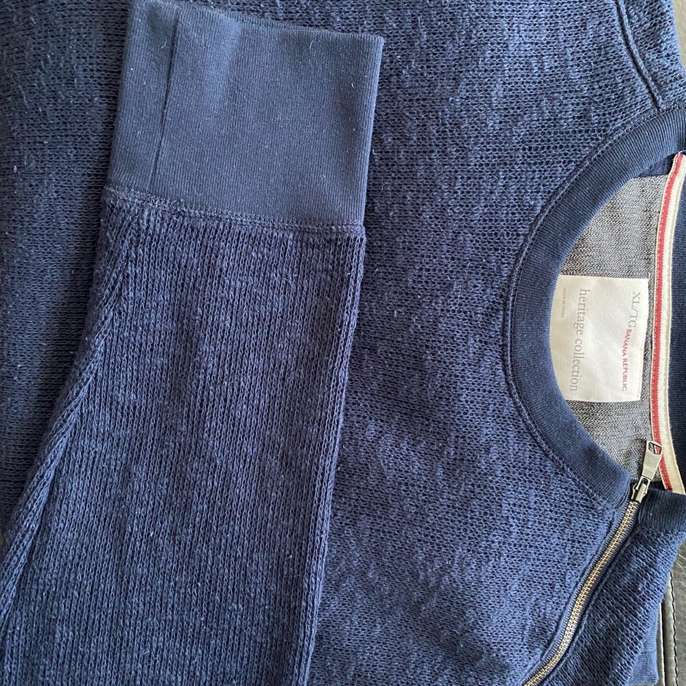 Banana Republic luxe sweater with pouch and zip - Picture 5 of 5